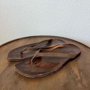 Cydwoq Brown Leather Flat Thong Sandals Flip Flops Women's Size 37 US 7
